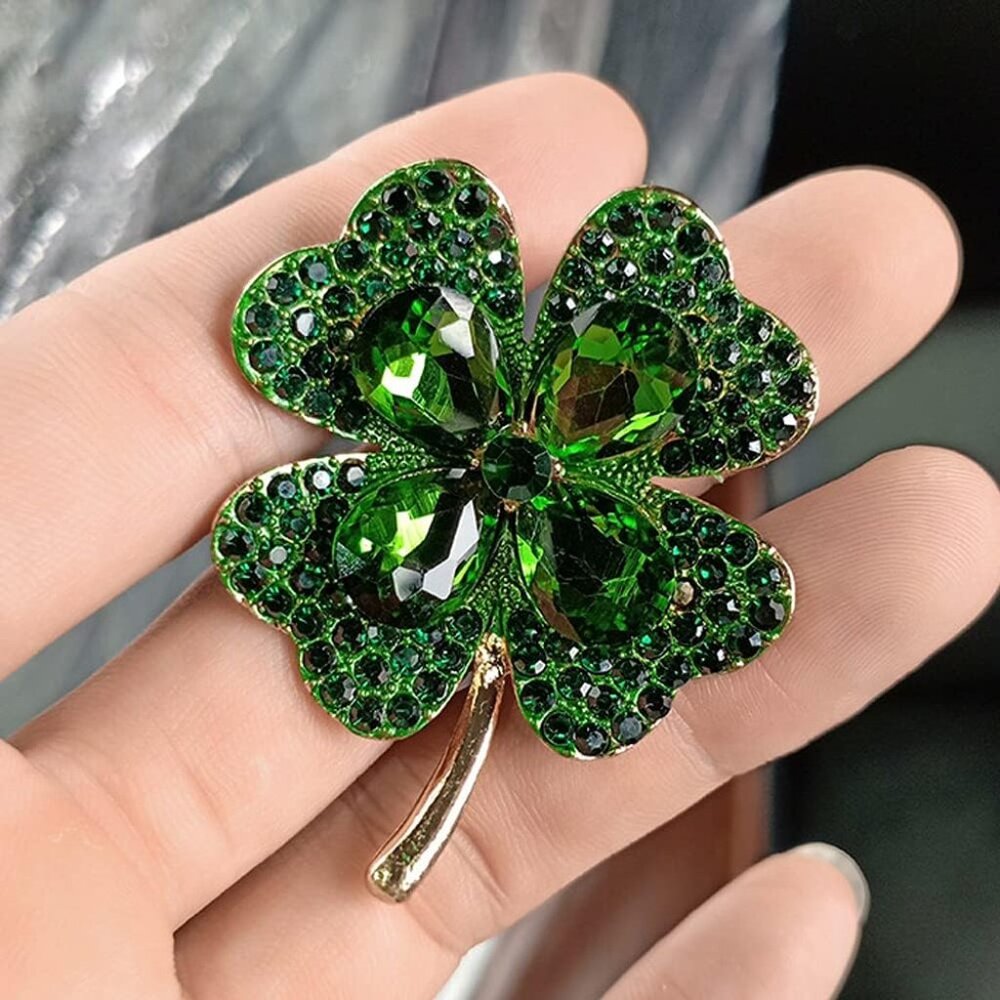 1Pcs Four Leaf Clover Brooch Vintage Green Crystal Pin Hat Bag Clothing Decorati - Picture 5 of 6